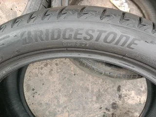 2x 275/35/21 run flat Bridgestone Alenza 89% tread