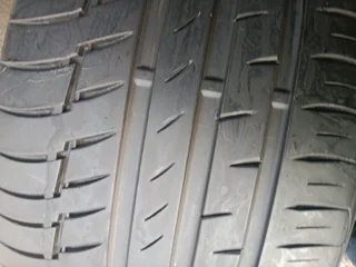 1x 275/40/22 run flat continental Tyre 85% tread