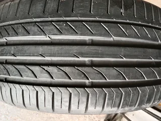 2x 225/45/18 run flat continentals SSR Moe 90% tread