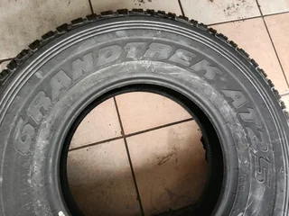 2x 265/70/16 brand new Tyres