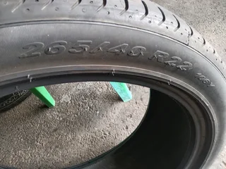 1x 265/40/22 normal Pirelli P Zero 95% tread