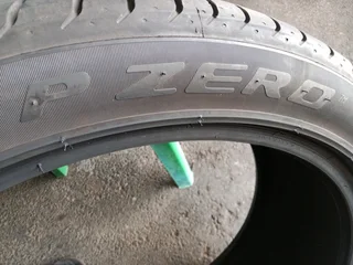 1x 265/40/22 normal Pirelli P Zero 95% tread