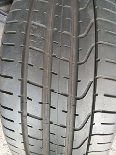 1x 265/40/22 normal Pirelli P Zero 95% tread