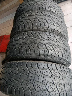4x 265/65/17 Hankook dynapro white writing 85% tread