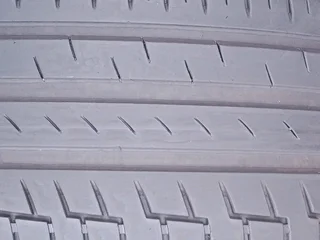 1x 235/40/19 normal continental Tyre 85% tread