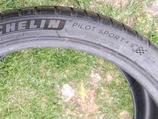 1x 315/30/22 normal michelins pilot sport 4s Tyre 95% tread