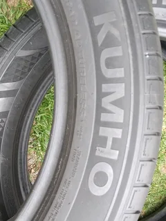 2x 225/55/18 Kumho Solus HS63 Tyres 85% tread