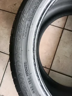 2x 315/35/20 run flat Bridgestone Dueler 85% tread