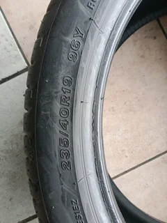 2x 235/40/19 normal Bridgestone Potenza Tyres90% tread