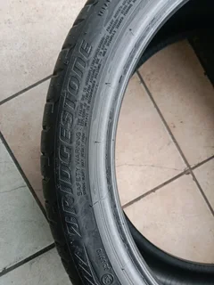 2x 235/40/19 normal Bridgestone Potenza Tyres90% tread