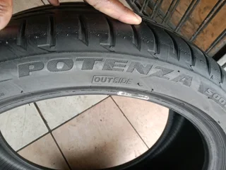 2x 235/40/19 normal Bridgestone Potenza Tyres90% tread