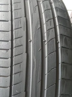 3x 235/35/19 normal continentals Tyres 90% tread