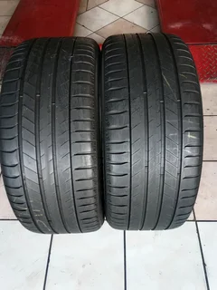2x 255/50/19 normal michelins latitude Tyres 85% tread