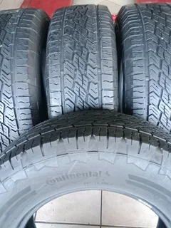 4x 255/70/17 continentals Cross Contact Tyres 90% tread