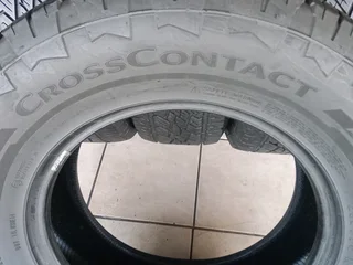 4x 255/70/17 continentals Cross Contact Tyres 90% tread