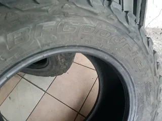 2x 265/65/17 BF Goodrich mudtarren Tyres very good second hands Tyres