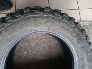 2x 265/65/17 BF Goodrich mudtarren Tyres very good second hands Tyres