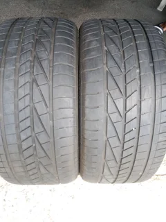 2x 275/35/20 run flat Goodyear Excellence 90% tread