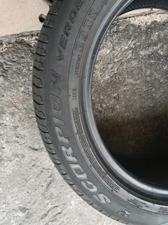 2x 235/55/19 run flat Pirellis Scorpion Vede Tyres 85% tread