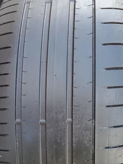 2x 325/35/22 Pirellis P Zero 85% tread