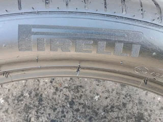 2x 325/35/22 Pirellis P Zero 85% tread