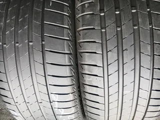 2x 225/45/18 normal Bridgestone turanza Tyres 85% tread