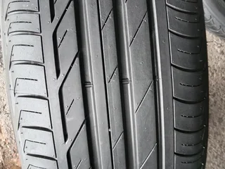 2x 225/40/18 run flat Bridgestone turanza Tyres moextended 90% tread