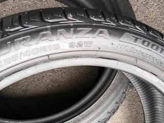 2x 225/40/18 run flat Bridgestone turanza Tyres moextended 90% tread
