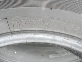 2x 185/70/14 very good second hands Tyres