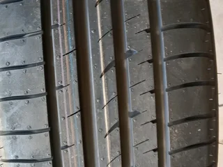 2x 225/40/19 run flat Goodyear Eagle F1 brand new Tyres