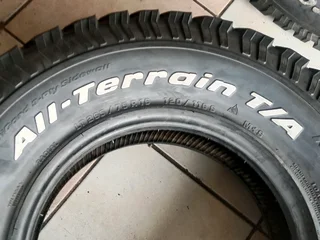 2x 265/75/16 BF Goodrich All-terrain 90% tread