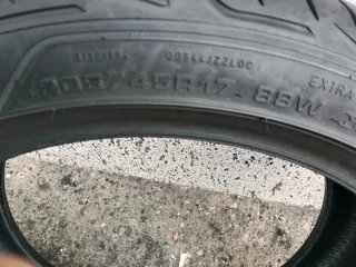 1x 205/45/17 run flat 90% tread