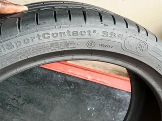 1x 225/40/18 run flat continental SSR Moe Tyre 99% tread