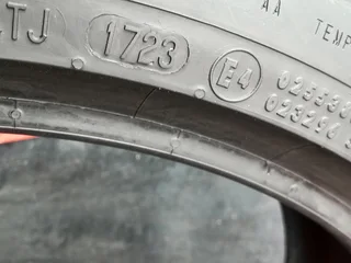 1x 225/40/18 run flat continental SSR Moe Tyre 99% tread