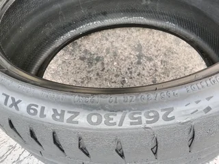 2x 265/30/19 continentals sports contact7