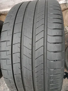 1x 315/35/22 run flat Pirelli P Zero Tyre 90% tread