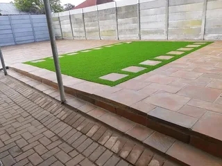 NATURAL ROLL LAWN GRASS INSTALLATION AT AFFORDABLE COST FREE QUOTATION