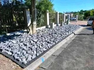 NATURAL ROLL LAWN GRASS INSTALLATION AT AFFORDABLE COST FREE QUOTATION