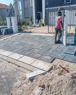 NATURAL ROLL LAWN GRASS INSTALLATION AT AFFORDABLE COST FREE QUOTATION