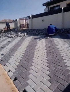 PAVING BRICK&#39;S INSTALLATION AT AFFORDABLE COST FREE QUOTATION ALL OVER CAPE TOWN