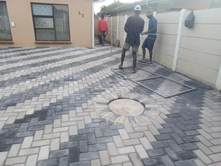 PAVING BRICK&#39;S INSTALLATION AT AFFORDABLE COST FREE QUOTATION ALL OVER CAPE TOWN