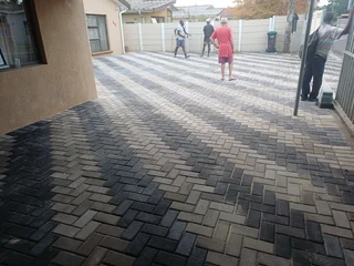 PAVING BRICK&#39;S INSTALLATION AT AFFORDABLE COST FREE QUOTATION ALL OVER CAPE TOWN