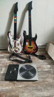 R2000. PlayStation 2 with 22 games, 2 controllers