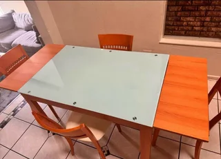 Dining table set