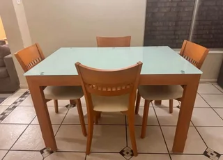 Dining table set