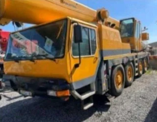 Liebherr crane 80 ton