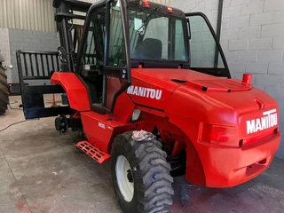 2015 manitou forkliftfull reconnew engine5 ton(rough terrain)