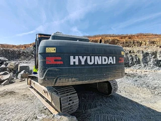 2021 Hyundai 30 Ton Excavator