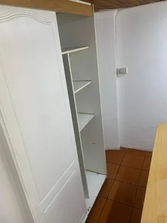 1 bedroom cottage in Wilropark R5, 500 (incl. water &amp; lights)