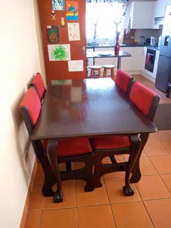 Emboya dining room suite